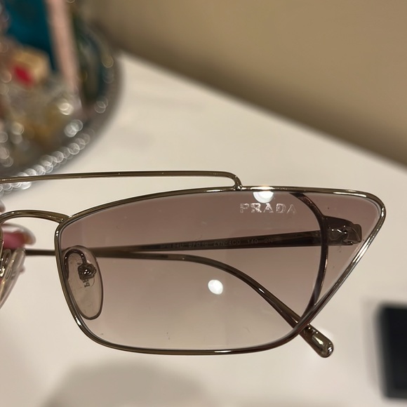 90s Prada sunglasses; super chic - Picture 6 of 7
